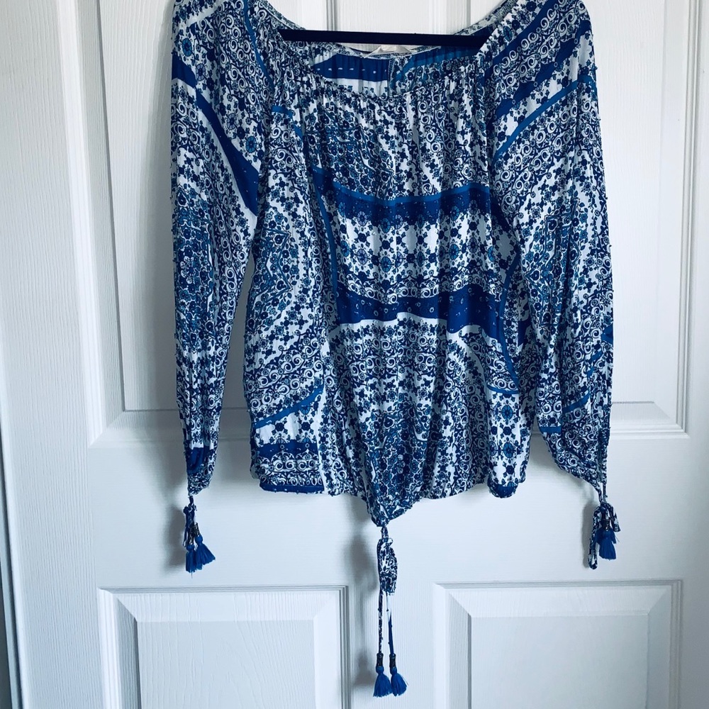 LOVESTITCH off the shoulder blouse
